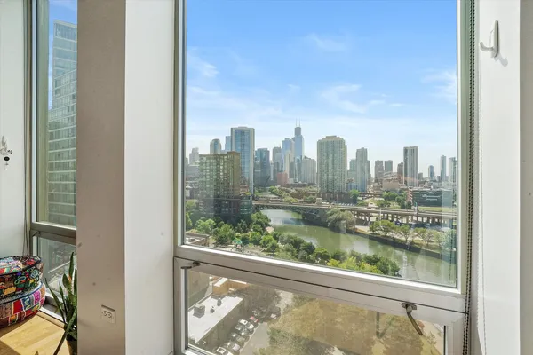 $3,600 | 700 North Larrabee Street, Unit 1010, Chicago, IL 60654