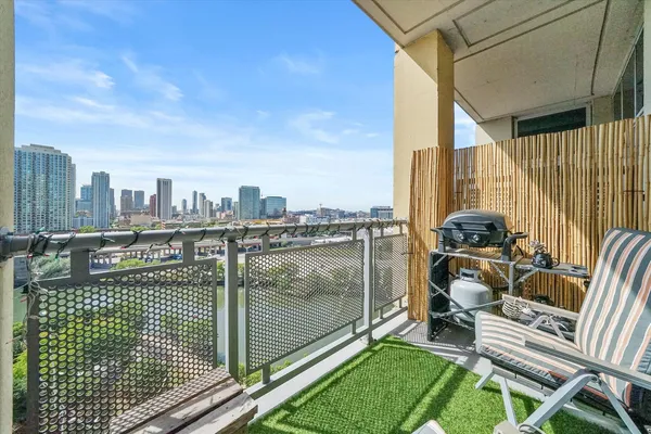 $3,600 | 700 North Larrabee Street, Unit 1010, Chicago, IL 60654
