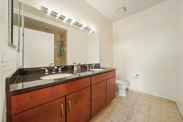 $3,600 | 700 North Larrabee Street, Unit 1010, Chicago, IL 60654