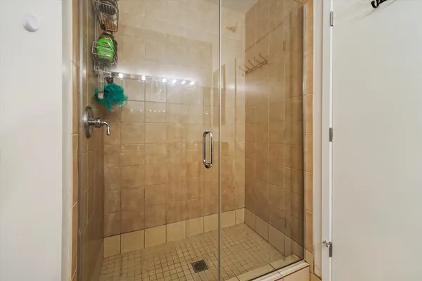 $3,600 | 700 North Larrabee Street, Unit 1010, Chicago, IL 60654