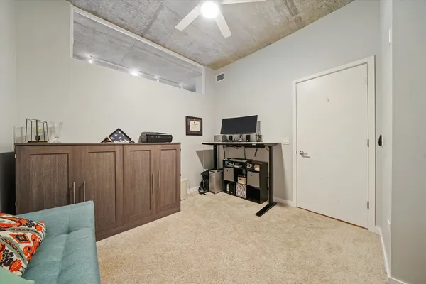 $3,600 | 700 North Larrabee Street, Unit 1010, Chicago, IL 60654