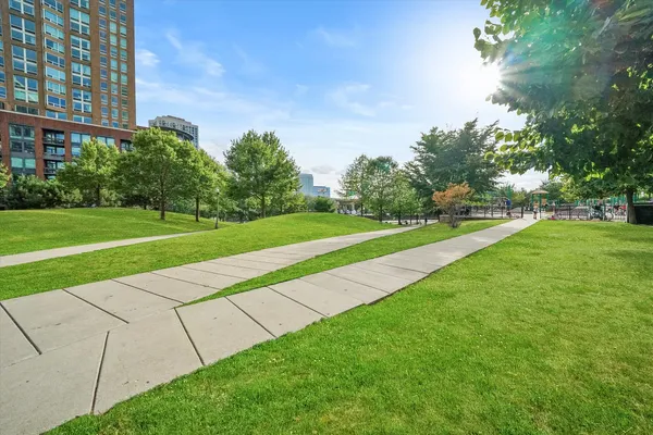 $3,600 | 700 North Larrabee Street, Unit 1010, Chicago, IL 60654