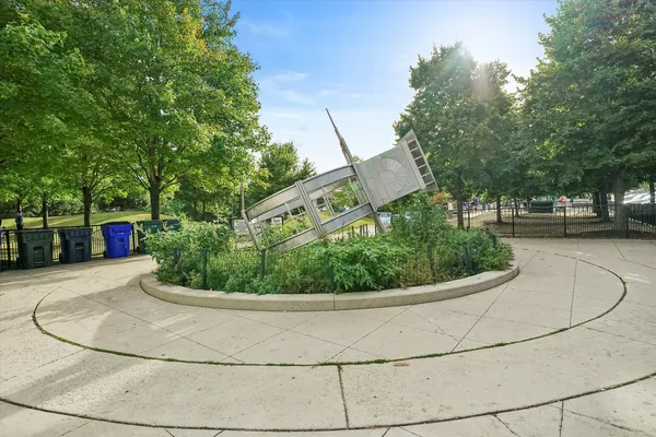 $3,600 | 700 North Larrabee Street, Unit 1010, Chicago, IL 60654