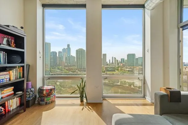 $3,600 | 700 North Larrabee Street, Unit 1010, Chicago, IL 60654