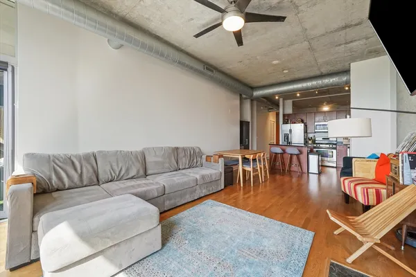 $3,600 | 700 North Larrabee Street, Unit 1010, Chicago, IL 60654