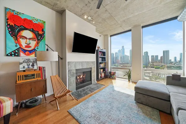 $3,600 | 700 North Larrabee Street, Unit 1010, Chicago, IL 60654