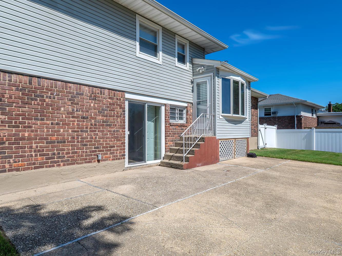 7 Plainview Road Bethpage, NY 11714 - Photo 23 of 23