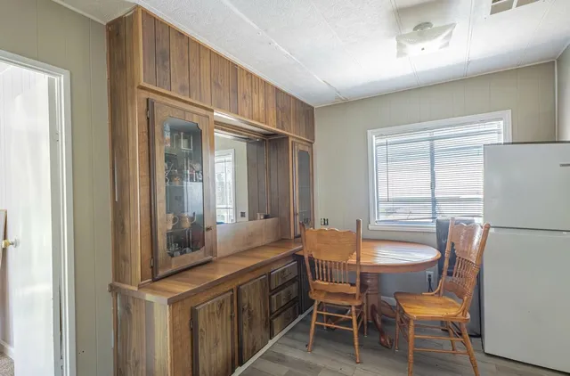 a view of a hallway with elevator