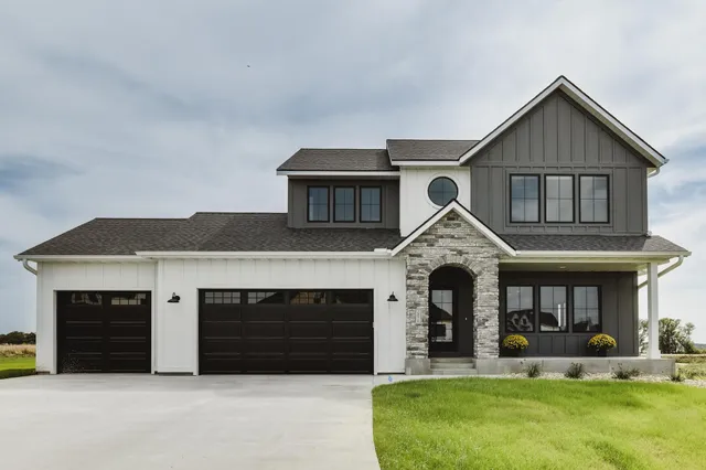 $875,000 | 2876 Wildflower Lane Southwest, Rochester, MN 55902