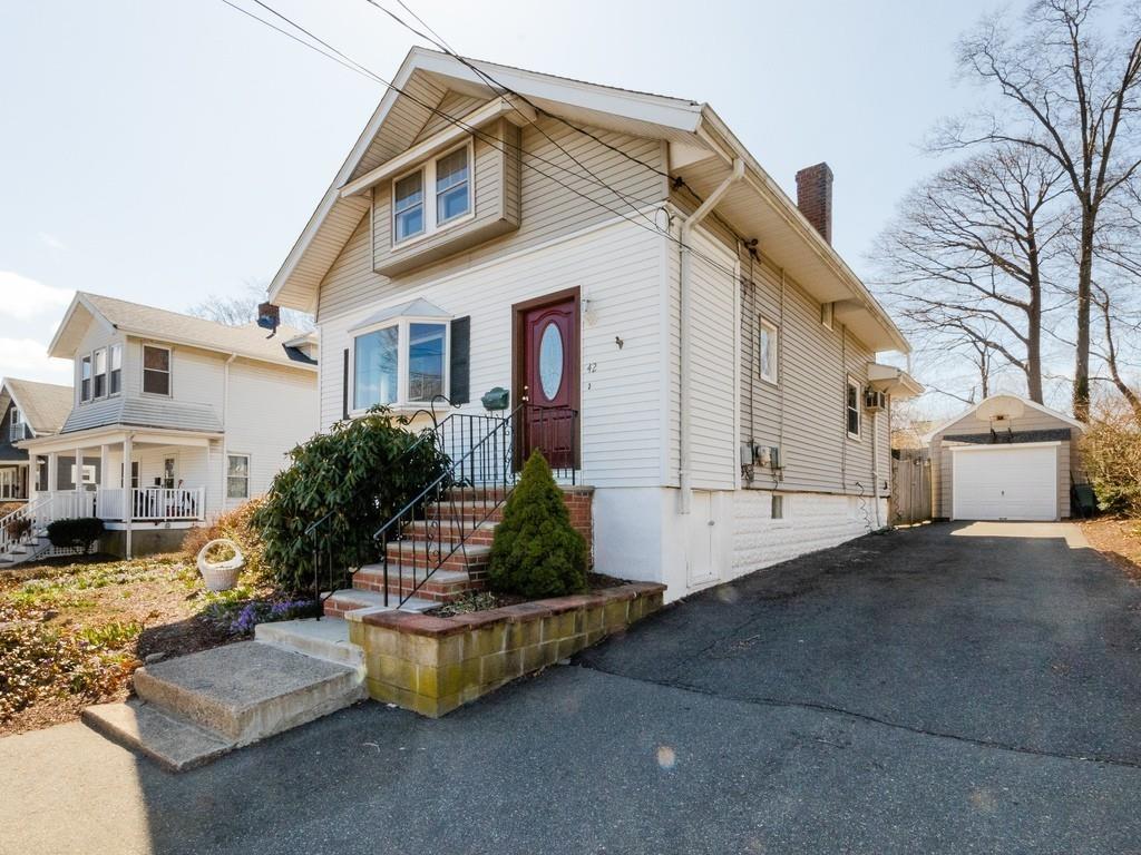 42 Elmlawn Road Braintree, MA 02184 - Photo 2 of 37 Gallery Image 2