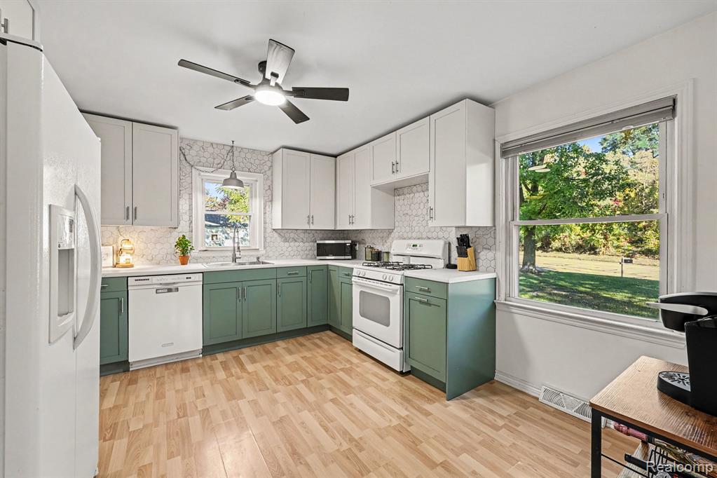 160 Collier Road Auburn Hills, MI 48326 - Photo 9 of 38 Gallery Image 9