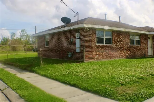 $115,000 | 2125 Guerra Drive, Violet, LA 70092