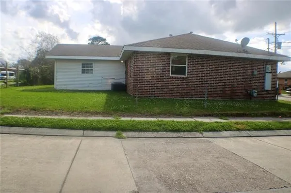 $115,000 | 2125 Guerra Drive, Violet, LA 70092
