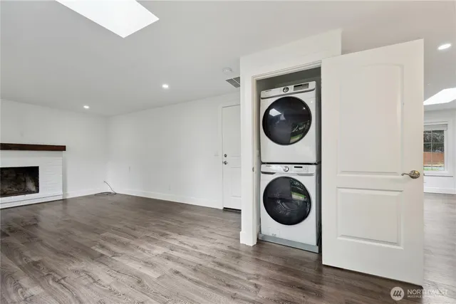 $3,800 | 16525 Northeast 28th Street, Bellevue, WA 98008