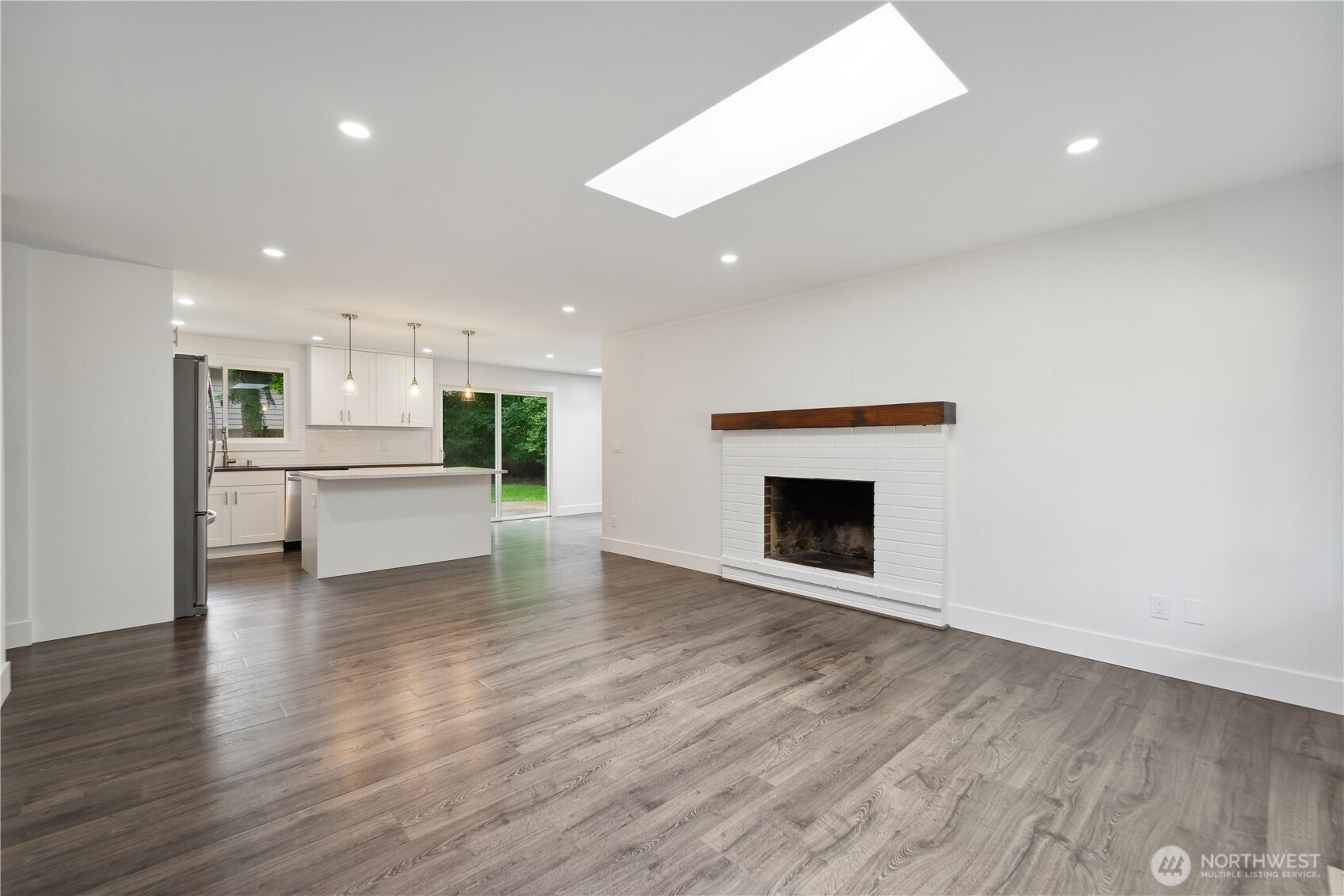 16525 Northeast 28th Street Bellevue, WA 98008 - Photo 3 of 16