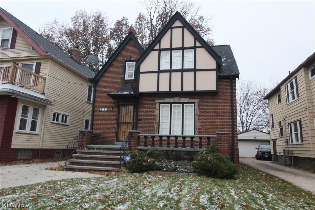 3292 Berea Road Cleveland, OH 44111 - Photo 4 of 25 Gallery Image 4