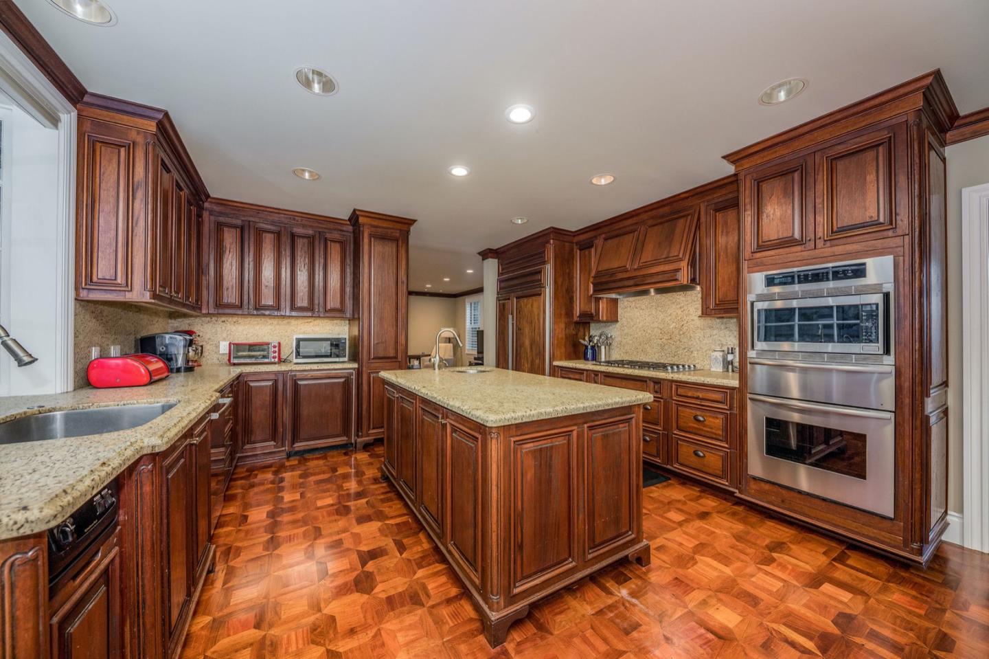 372 Poett Road Hillsborough, CA 94010 - Photo 12 of 56 Gallery Image 12