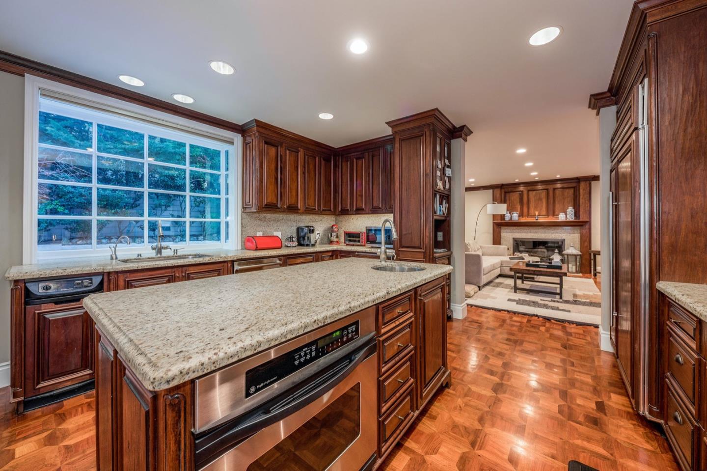 372 Poett Road Hillsborough, CA 94010 - Photo 13 of 56 Gallery Image 13