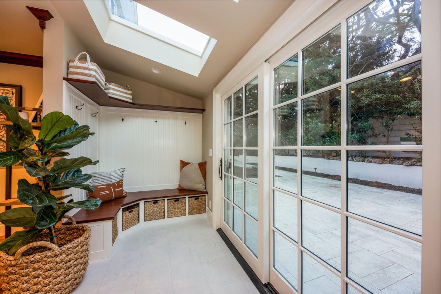 372 Poett Road Hillsborough, CA 94010 - Photo 19 of 56 Gallery Image 19
