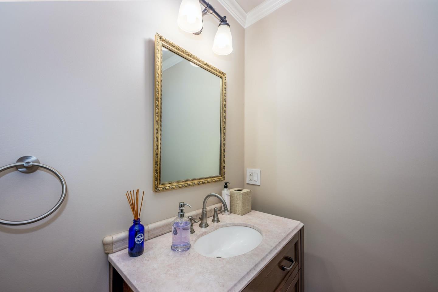 372 Poett Road Hillsborough, CA 94010 - Photo 20 of 56 Gallery Image 20