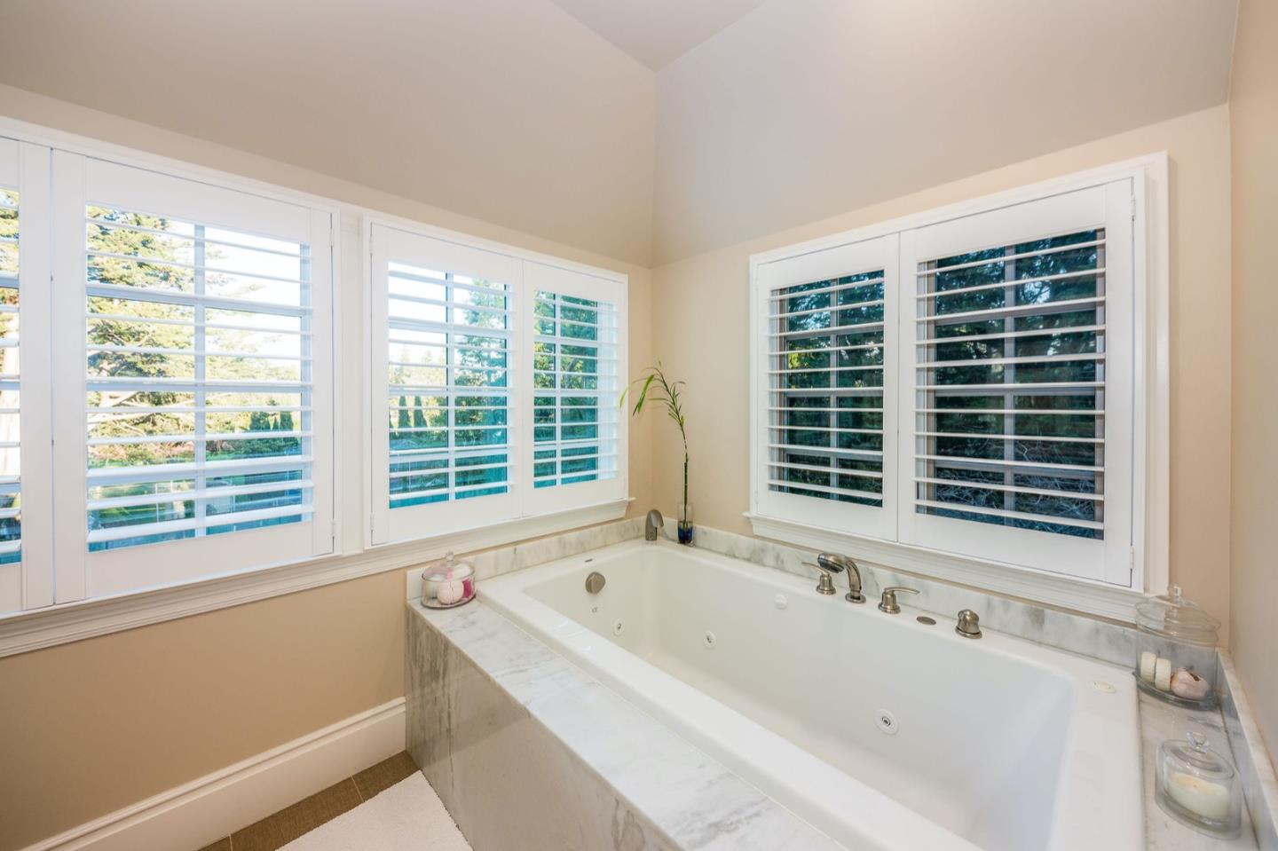 372 Poett Road Hillsborough, CA 94010 - Photo 29 of 56 Gallery Image 29