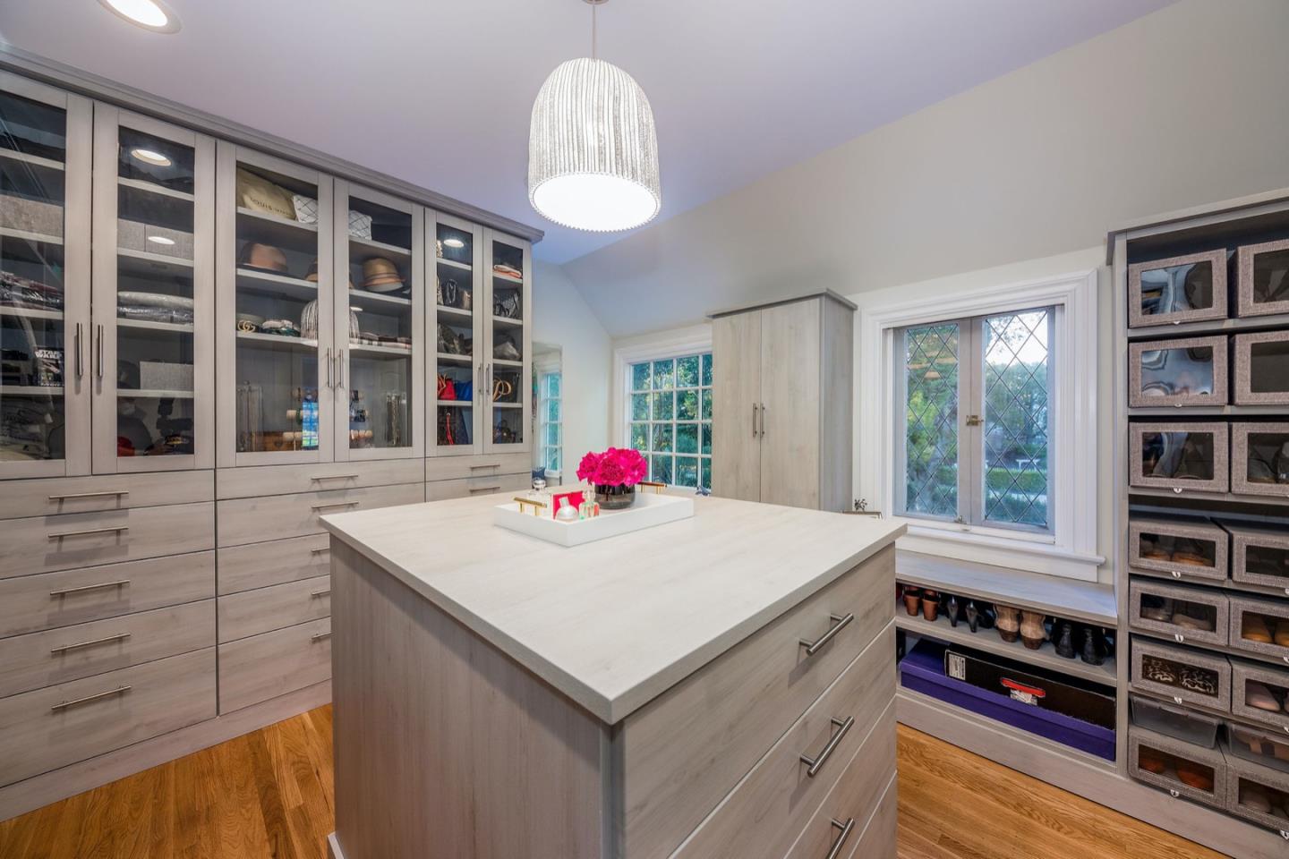 372 Poett Road Hillsborough, CA 94010 - Photo 30 of 56 Gallery Image 30