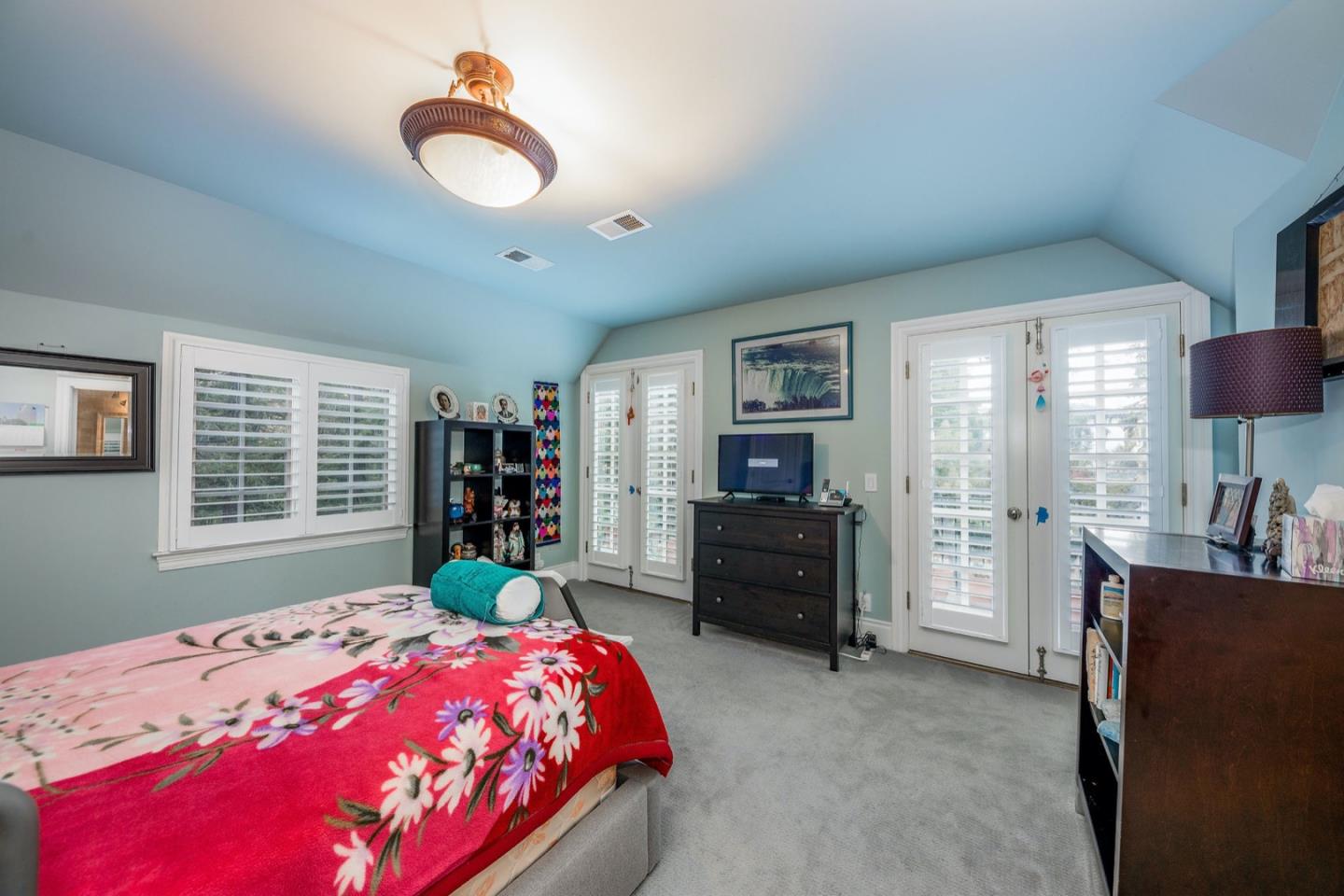 372 Poett Road Hillsborough, CA 94010 - Photo 33 of 56 Gallery Image 33