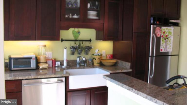 95 Dunkirk Road Baltimore, MD 21212 - Photo 20 of 20 Kitchen/Family Room