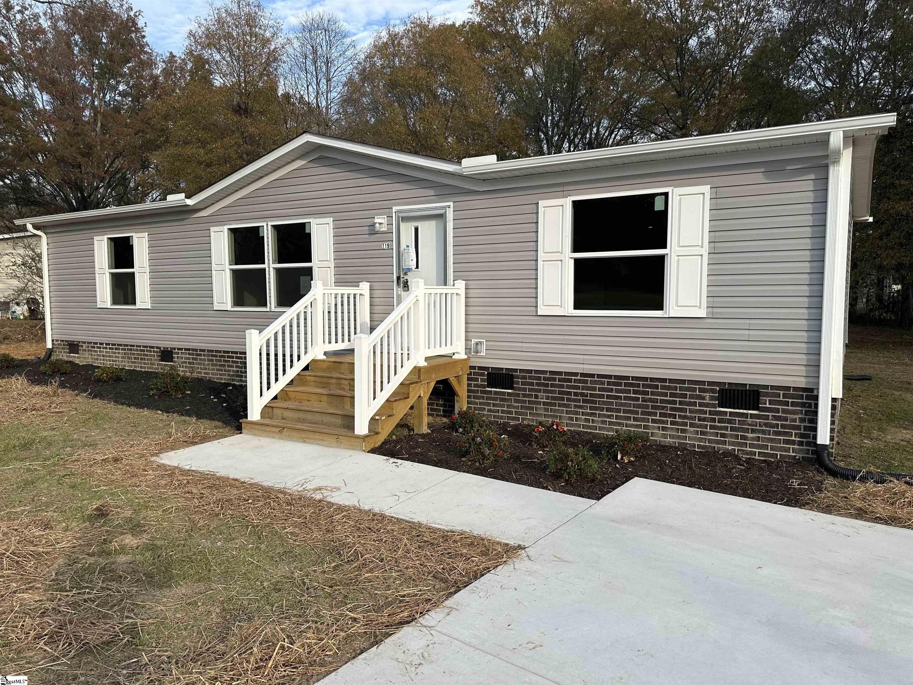 119 Florence Street Calhoun Falls, SC 29628 - Photo 3 of 10