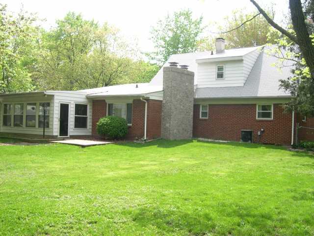 915 Burbank Road Indianapolis, IN 46219 - Photo 11 of 12 Gallery Image 11