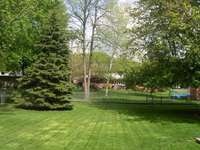 915 Burbank Road Indianapolis, IN 46219 - Photo 12 of 12 Gallery Image 12