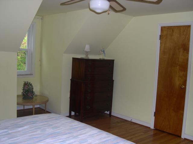 915 Burbank Road Indianapolis, IN 46219 - Photo 10 of 12 Gallery Image 10