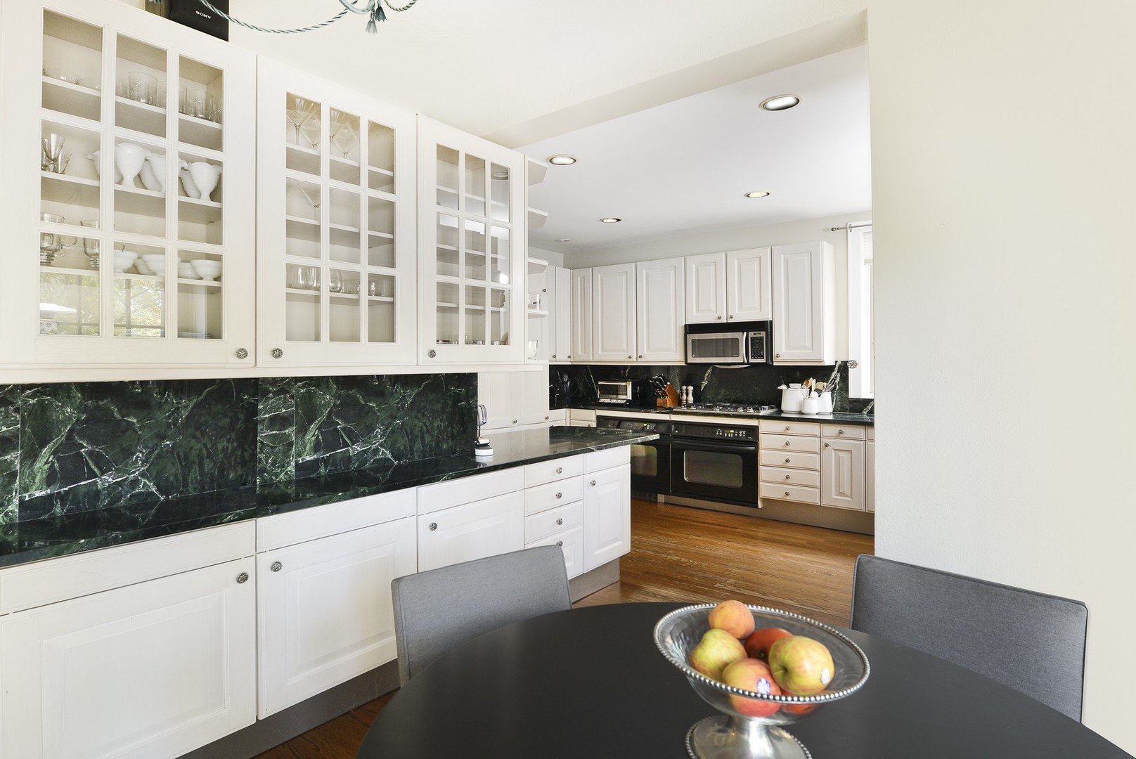 403 Sunset Road Winnetka, IL 60093 - Photo 11 of 32