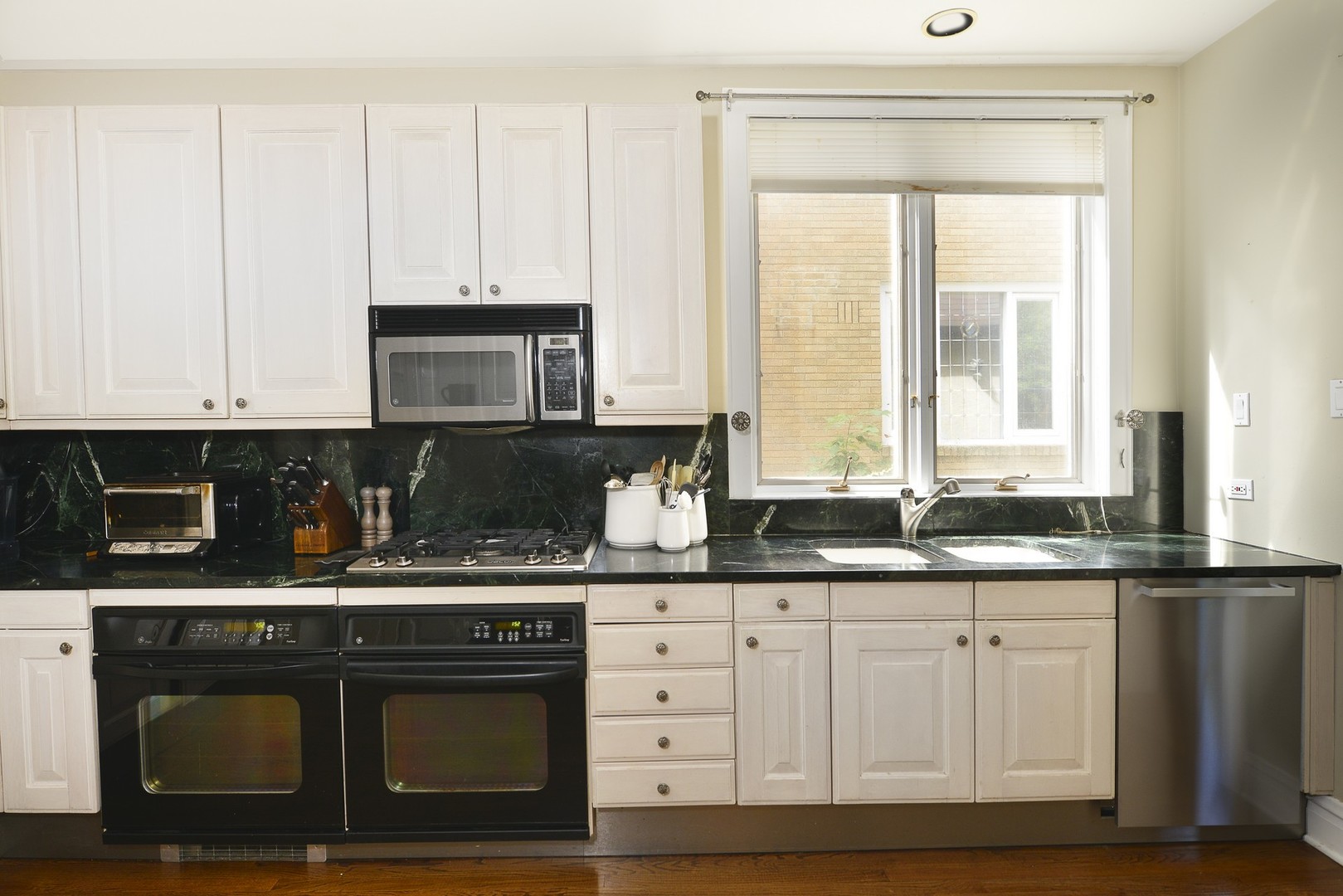 403 Sunset Road Winnetka, IL 60093 - Photo 12 of 32