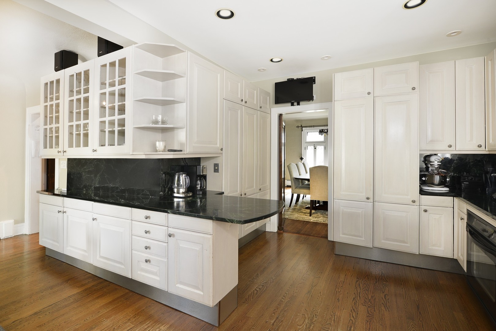403 Sunset Road Winnetka, IL 60093 - Photo 10 of 32