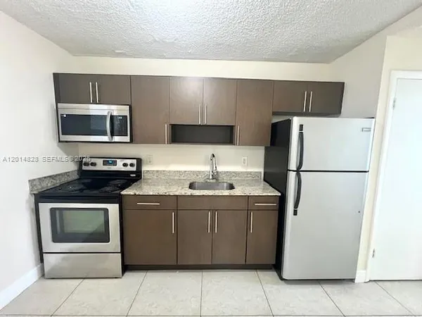 $1,450 | 685 Northeast 85th Street, Unit 6, Miami, FL 33138