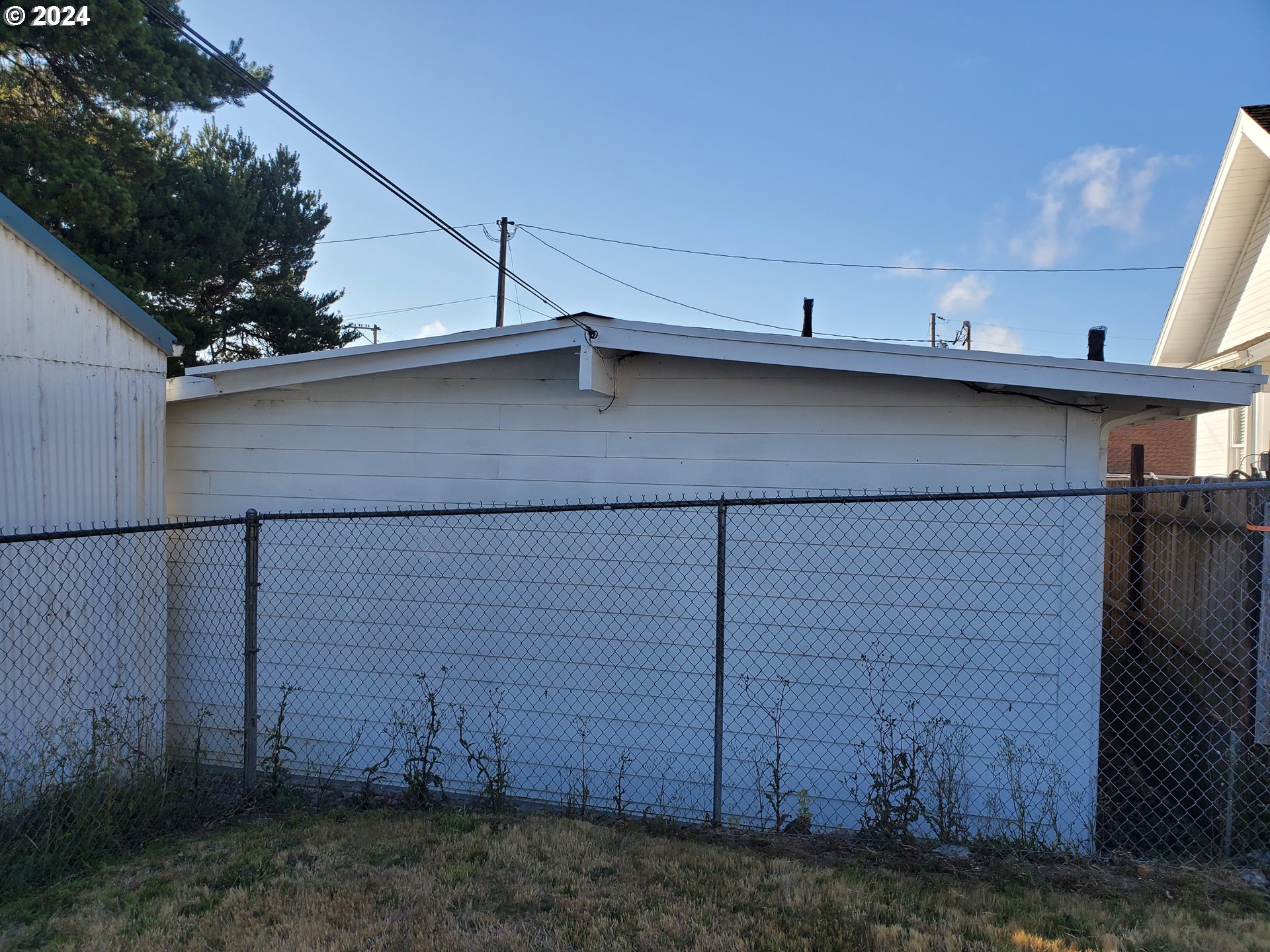 160 Spring Street Gardiner, OR 97441 - Photo 23 of 25