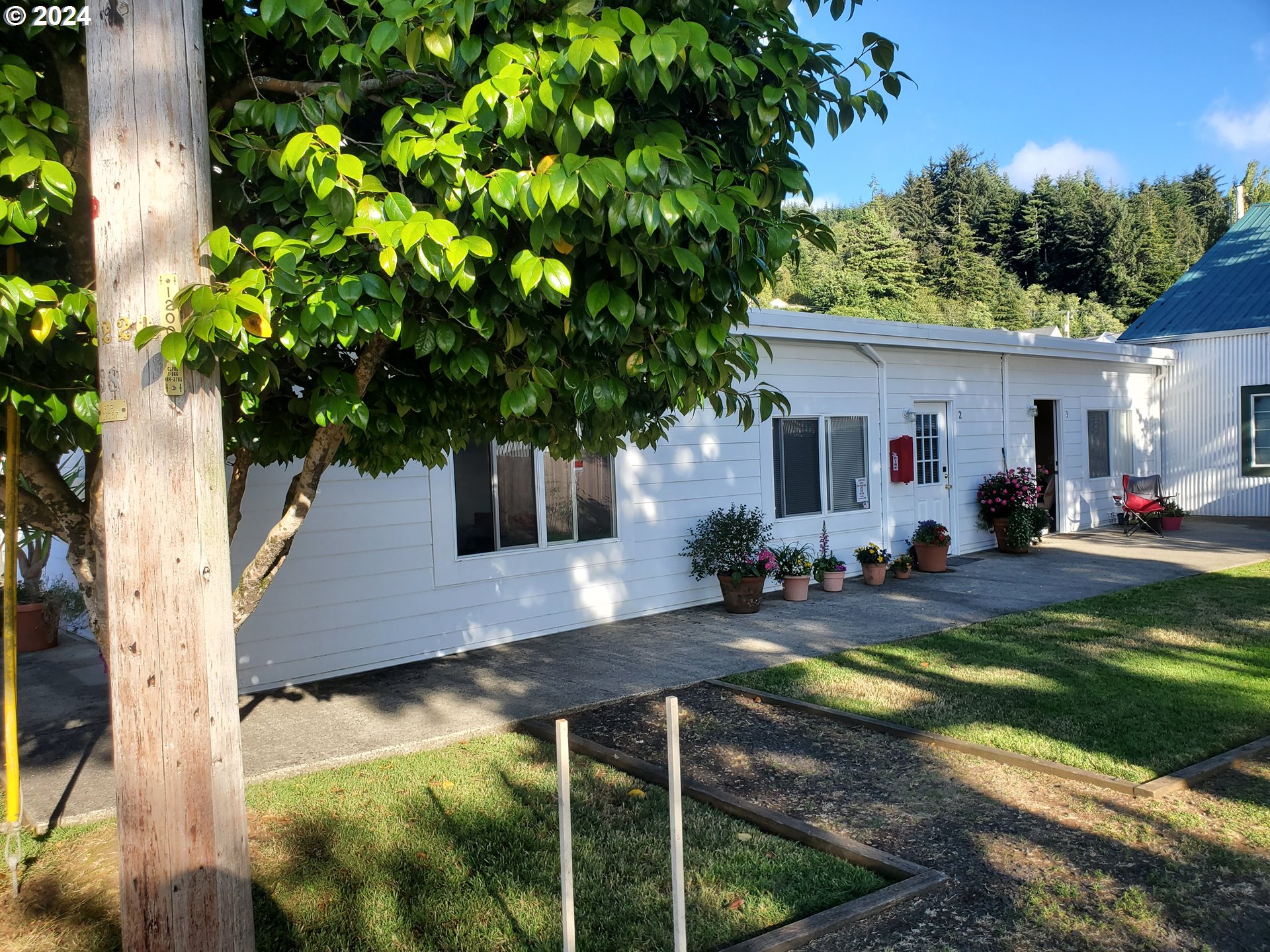 160 Spring Street Gardiner, OR 97441 - Photo 5 of 25