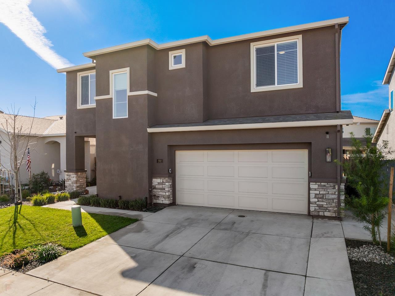 292 Postma Street Manteca, CA 95337 - Photo 4 of 56