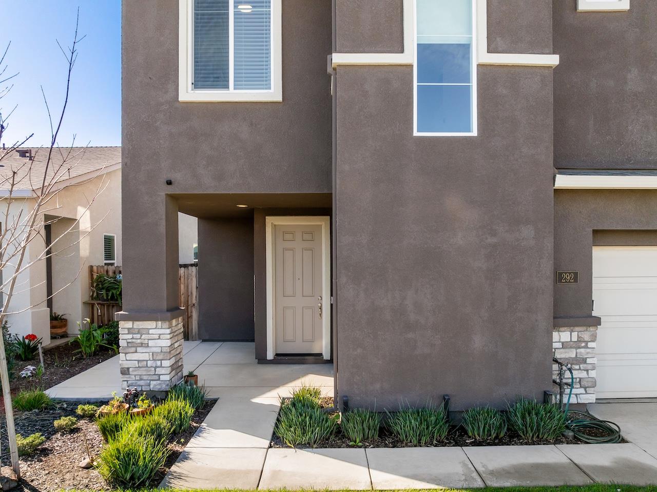 292 Postma Street Manteca, CA 95337 - Photo 5 of 56