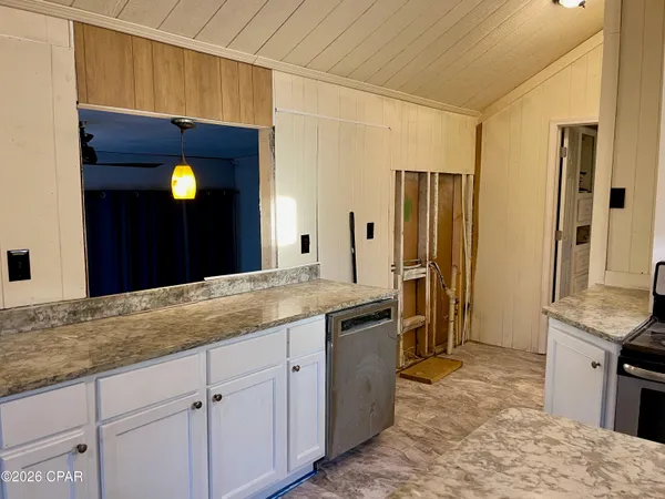 $164,900 | 1219 Thomas Drive, Unit 95, Panama City, FL 32408