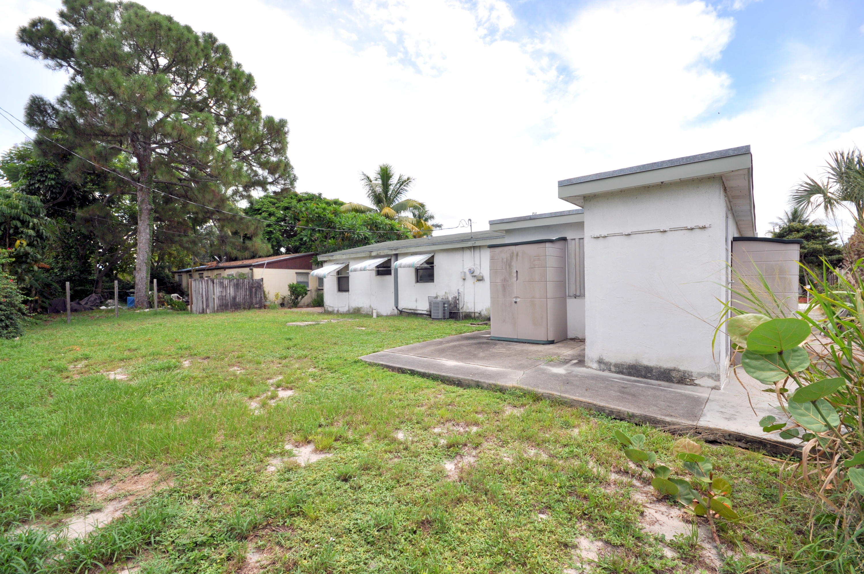 4929 Canton Road Lake Worth, FL 33463 - Photo 14 of 16 Back Exterior (1)