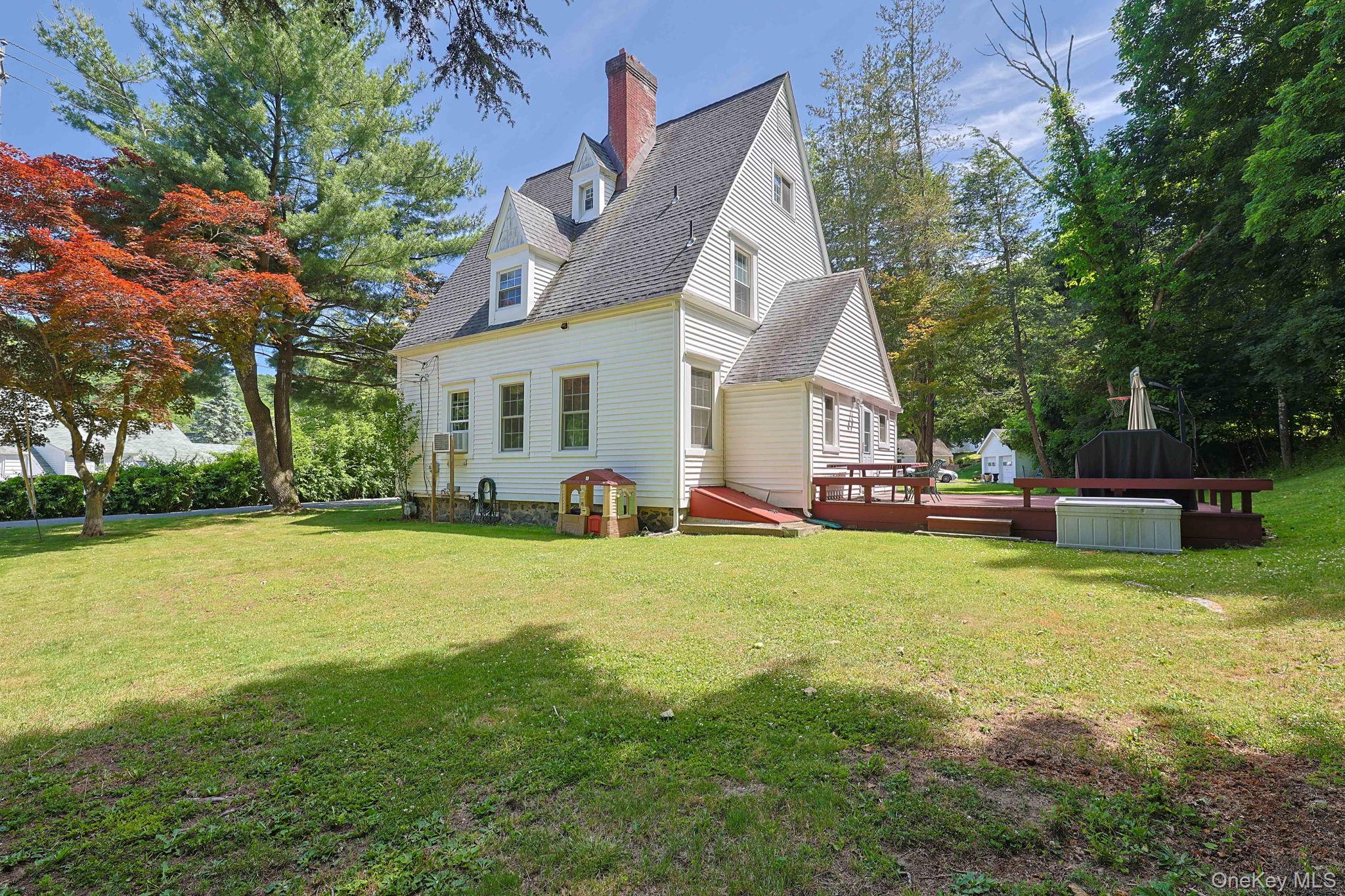 9 Library Road Tuxedo Park, NY 10987 - Photo 31 of 37 Expansive yard
