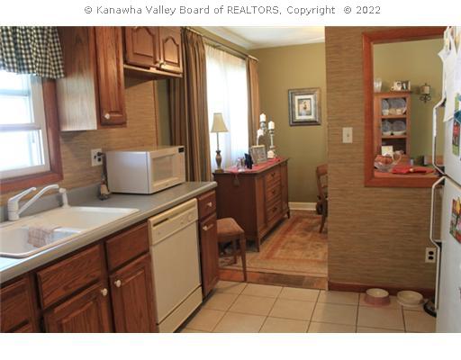 2401 Kirby Road Milton, WV 25541 - Photo 6 of 16 Kitchen.