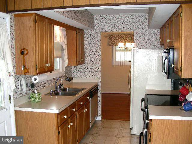 1986 Valley Road Annapolis, MD 21401 - Photo 12 of 13 Kitchen