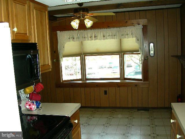 1986 Valley Road Annapolis, MD 21401 - Photo 8 of 13 Kitchen