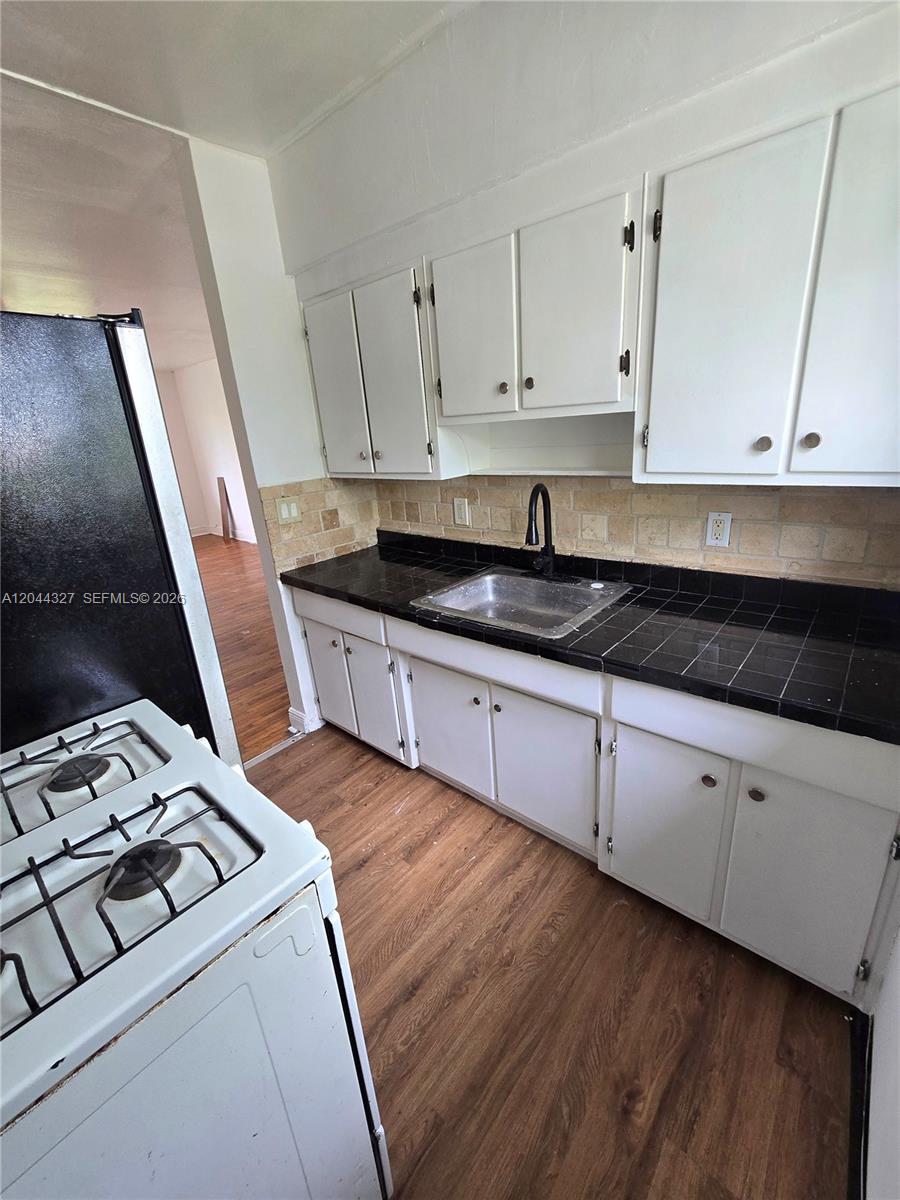 7035 Rue Granville, Unit 3 Miami Beach, FL 33141 - Photo 5 of 15 Gallery Image 5