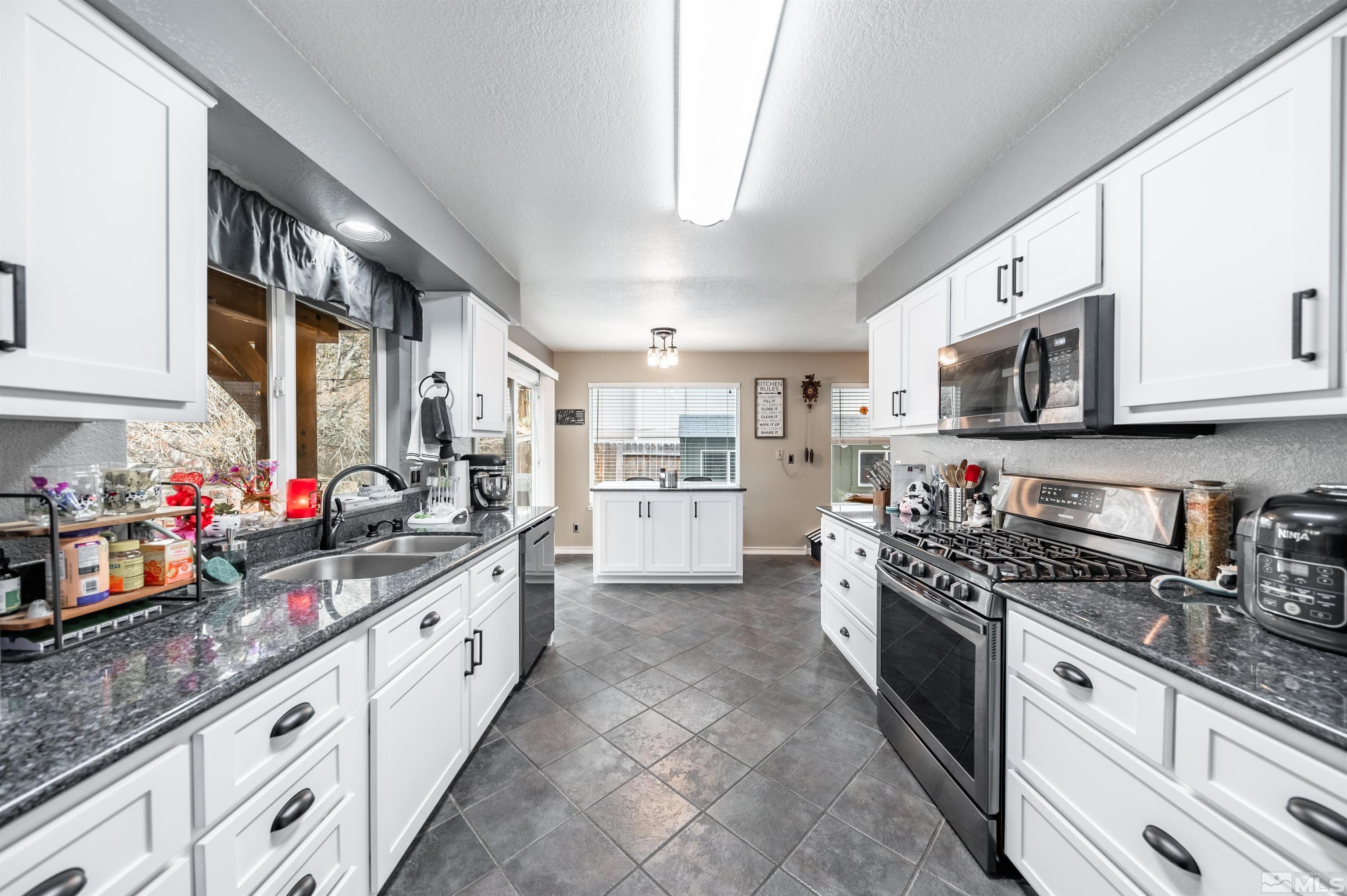 5591 East Rainbow Ridge Court Reno, NV 89523 - Photo 9 of 39 Photo 9