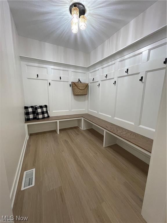 7374 Crossfield Road Mentor, OH 44060 - Photo 7 of 35 Custom walk-in mudroom