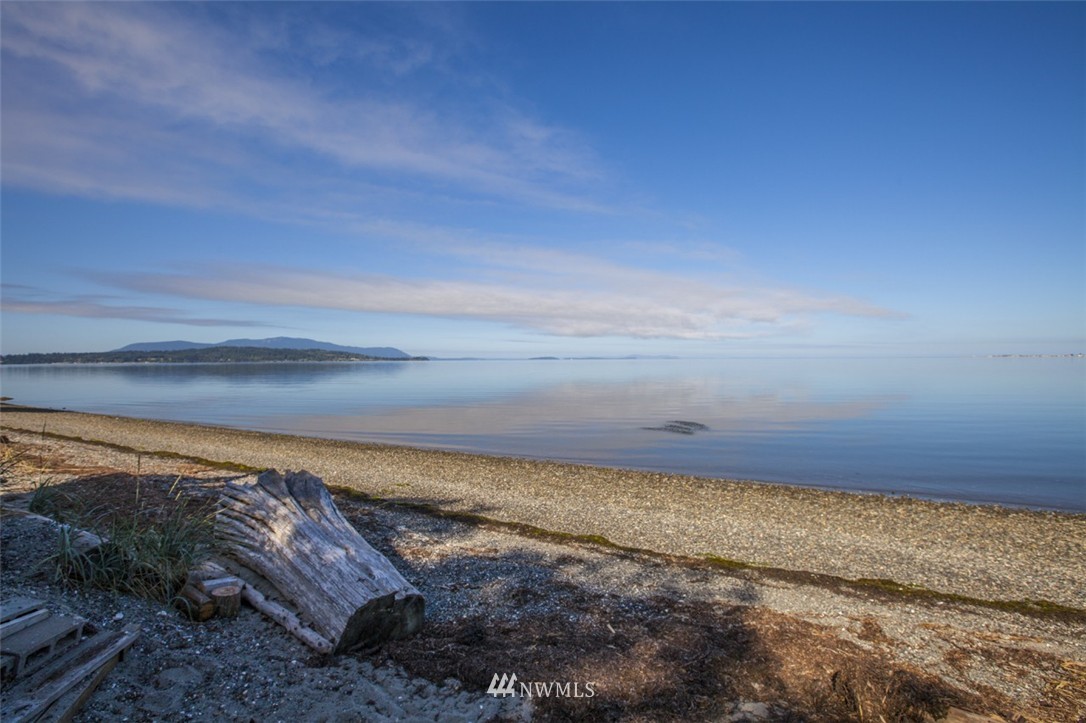 3383 Robertson Road Bellingham, WA 98226 - Photo 1 of 24 Gallery Image 1